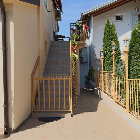 Amore House With Apartment Umag Exterior foto